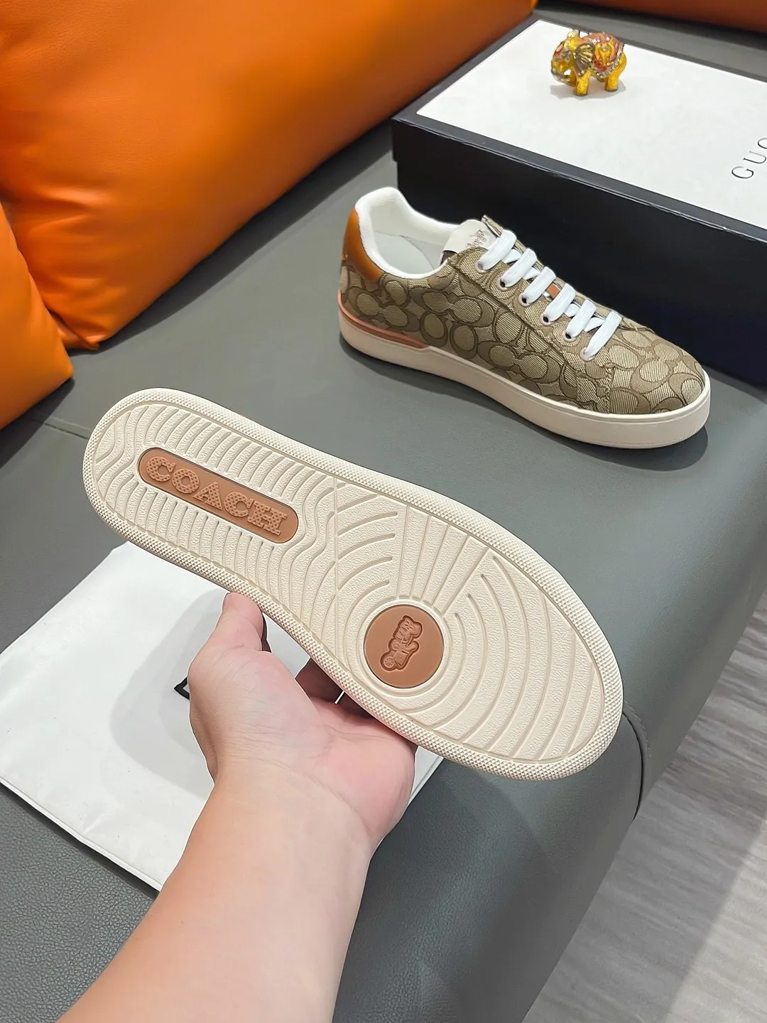 Men's shoes GUCCI "Gucci" P400 Regular size: 38-44 (casual shoes) Product materials: Selected cowhide upper, soft sheepskin lining; original outsole.